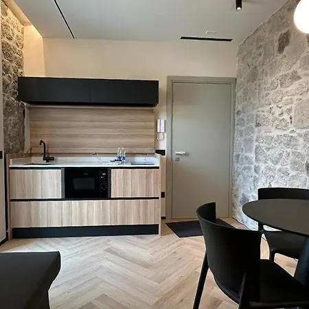 Welc-om De Rerum Natura Apartman